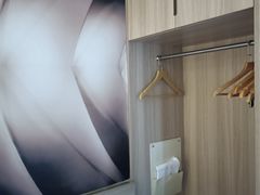 -上海虹桥中心爱琴海亚朵S酒店