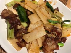 云南腊肉炒香笋-云海肴云南菜·蒸汽石锅鱼(北京良乡华冠店)