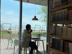 -猫的天空之城概念书店(北戴河蔚蓝海岸店)