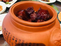 本帮红烧肉-东方明珠老上海8号餐厅(东方明珠广播电视塔店)