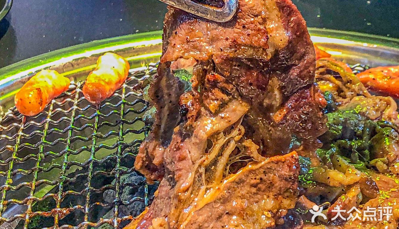 我就奔着他家一米五花肉来的！！