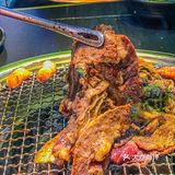 我就奔着他家一米五花肉来的！！