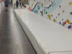 -超极限攀岩馆(六元素店)