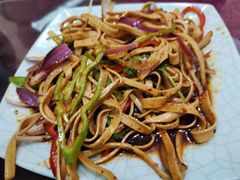 -壹阁胡羊焖饼(特色小吃街店)