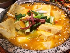 石锅豆腐-云海肴·汽锅鸡·云南代表菜(天山百盛优客店)