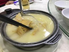 鸡煲特大鲍翅-凤城礼记鱼翅海鲜酒家(新马路总店)