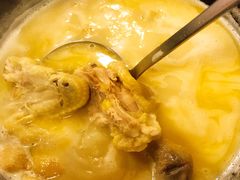 -鲜入围煮花胶鸡海鲜火锅