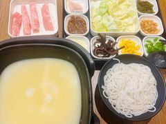 -阿香米线(大唐西市大润发店)