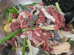 -周良天山牛杂城(天山路总店)