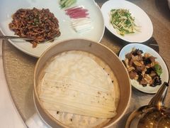 -LuOne凯德晶萃广场(徐家汇路店)