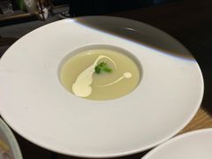 奶油西兰花土豆浓汤-缦云里花园餐厅