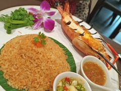 -Chom Cafe and Restaurant