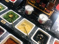 自助调料区-一绪に寿喜烧自助(世茂广场店)
