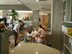 -西安大雁塔科技大学地铁站亚朵酒店