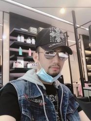 -HAIR CORNER