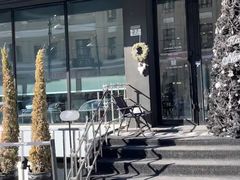 -W COLLECTIVE  DESSERT SHOP