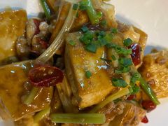 -鱼鲜饭香·招牌汽锅剁椒鱼头王