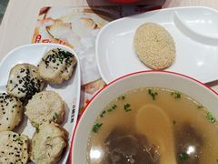 -小杨生煎(金山百联购物中心3楼店)