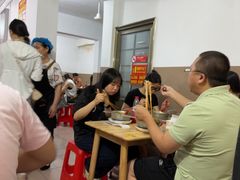-铁锅哥米线