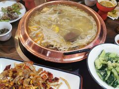 -虾弄弄海派小龙虾·牛羊蝎子火锅