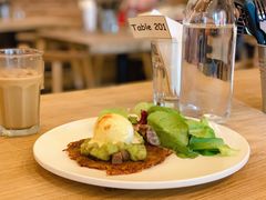 慢煮澳大利亚牛舌-Common Table · Brunch & Coffee