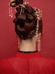 -小乐化妆美甲半永久培训学校