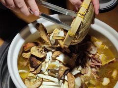 -菌彩云南野生菌火锅(万达广场店)