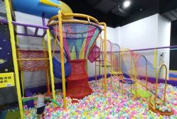 -蹦贝运动中心·蹦床·攀岩·闯关(龙岗店)