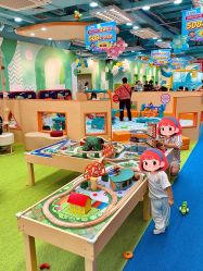 -莫莉幻想儿童乐园(深圳南山欢乐颂店)