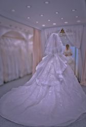 -AMOR艾沫婚纱奢品荟(设计师勒泰店)