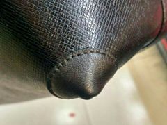 包角严重磨，创意修复-京伟修鞋洗鞋奢侈品皮具护理店