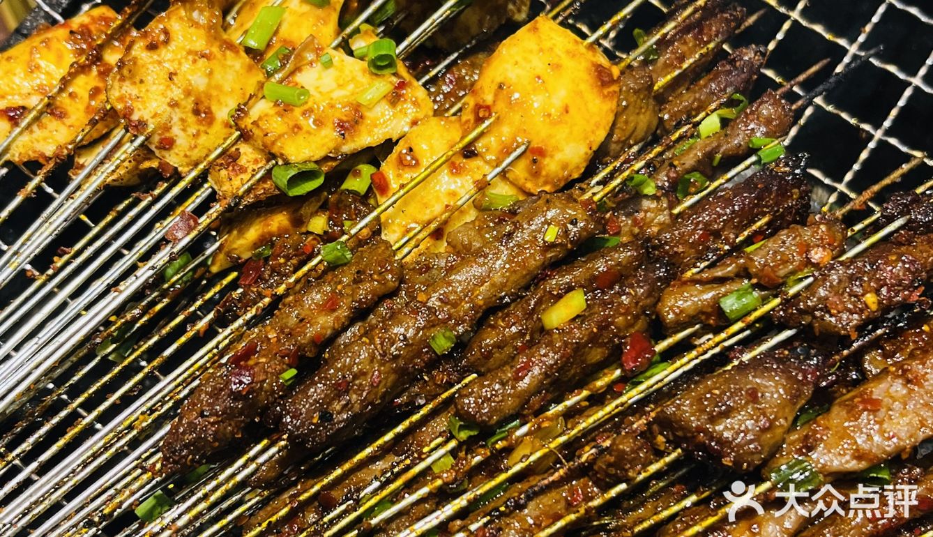折耳根脑袋闭眼冲这家贵阳铁签烤肉