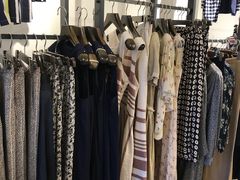 -Max Mara(王府井奥莱·香江小镇店)