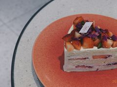 草莓乌龙千层蛋糕-Toris(LuOne凯德晶萃广场店)