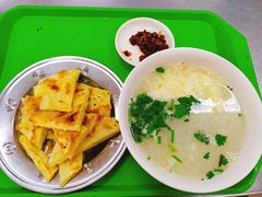 母鸡汤泡饼-西安外国语大学-学生食堂(栾树大道店)