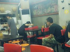 -丽影重庆小面(定西路店)