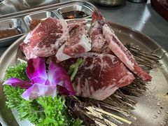 -围炉肉舍•炭烤活鳗•丹东海鲜烤肉(步行街店)