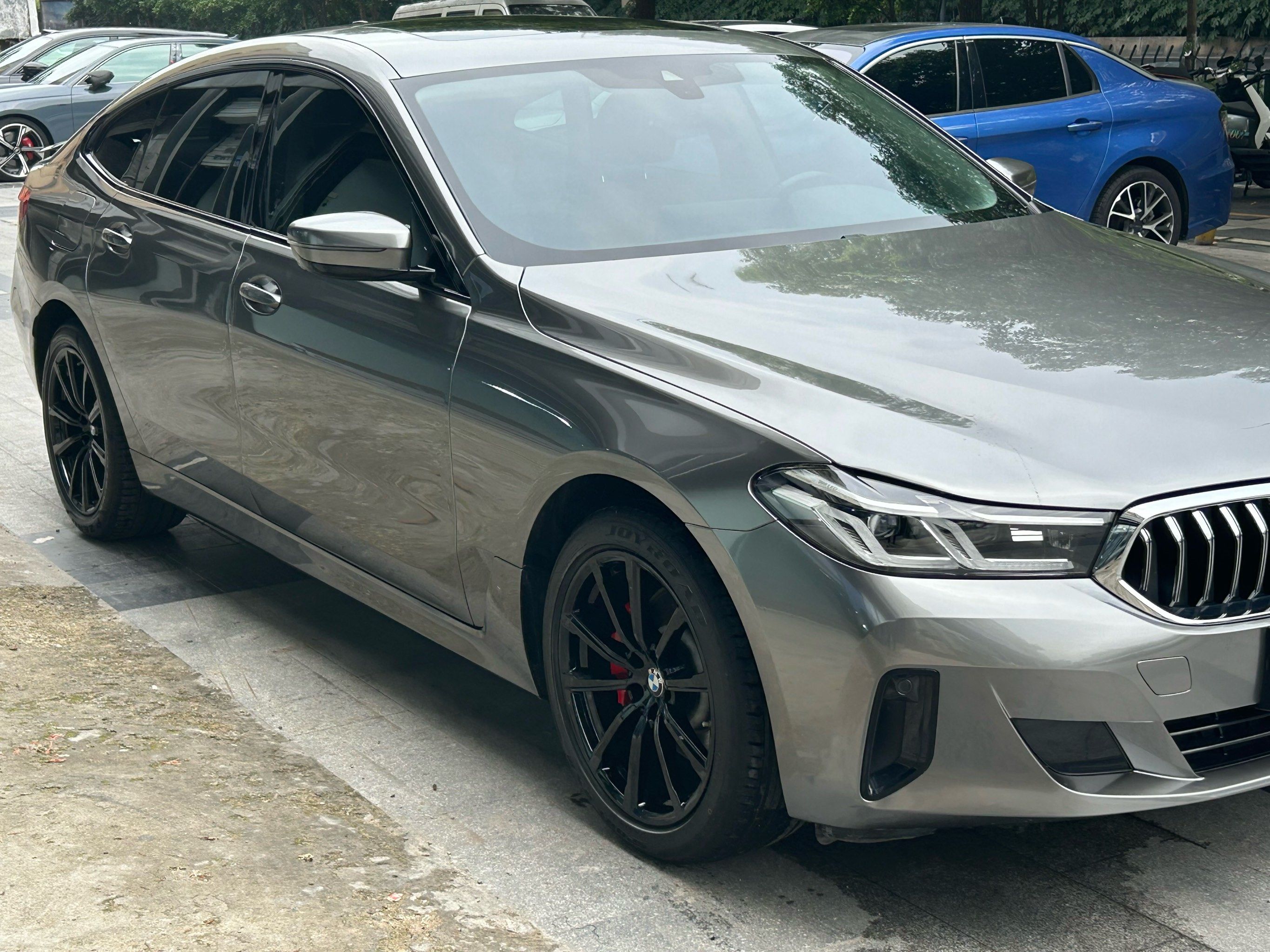 宝马gt630液态金属银改色威固窗膜