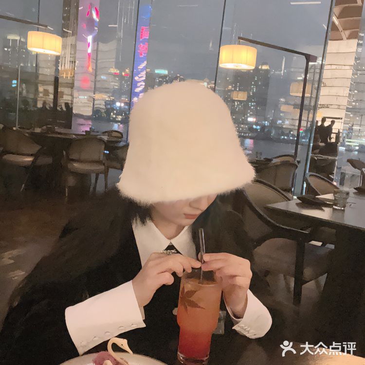 坐拥上海外滩270度夜景的高颜值餐厅🍴