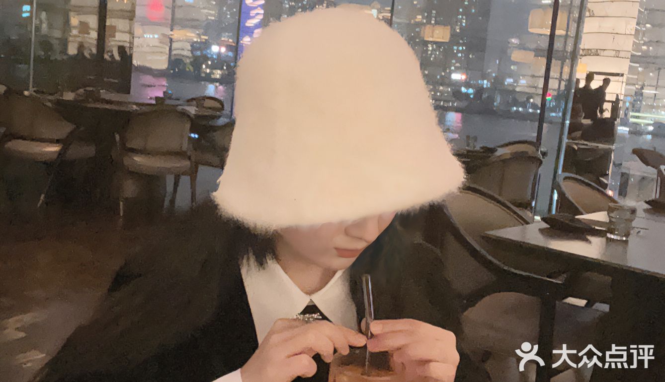 坐拥上海外滩270度夜景的高颜值餐厅🍴