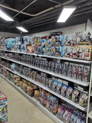 -来此探索玩具仓储店