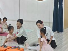 -小荧星艺校(浦东中环分校)