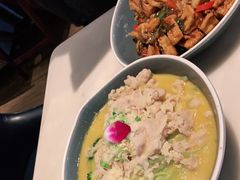 黄汁酸汤浸肥牛-港丽餐厅(高德置地店)