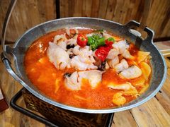 思茅酸汤鱼片-老滇山寨•云南特色菜•地方菜•民族风情歌舞表演(金碧店)