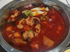 -晓彭肥肠鸡·泡椒鸡火锅(水木天地店)