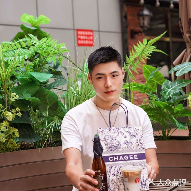 沉浸式体验霸王茶姬美罗城旗舰店 真的绝了