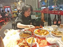 -李双猪·小龙虾·烧烤·羊肉煲(乐山店)