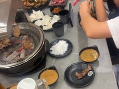 -啊美丽炭火烤肉(滑翔一店)