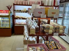 -红宝石·鲜奶小方·海派西点房(莘庄龙之梦店)