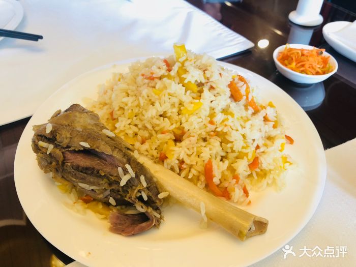 羊腱子手抓饭